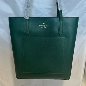 New Kate Spade purse - fits an iPad or a 13” laptop